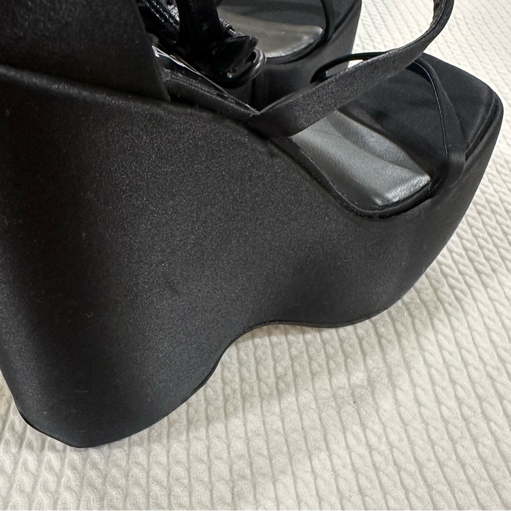 * VERSACE Platform Sandals BX17 - Picture 12 of 14